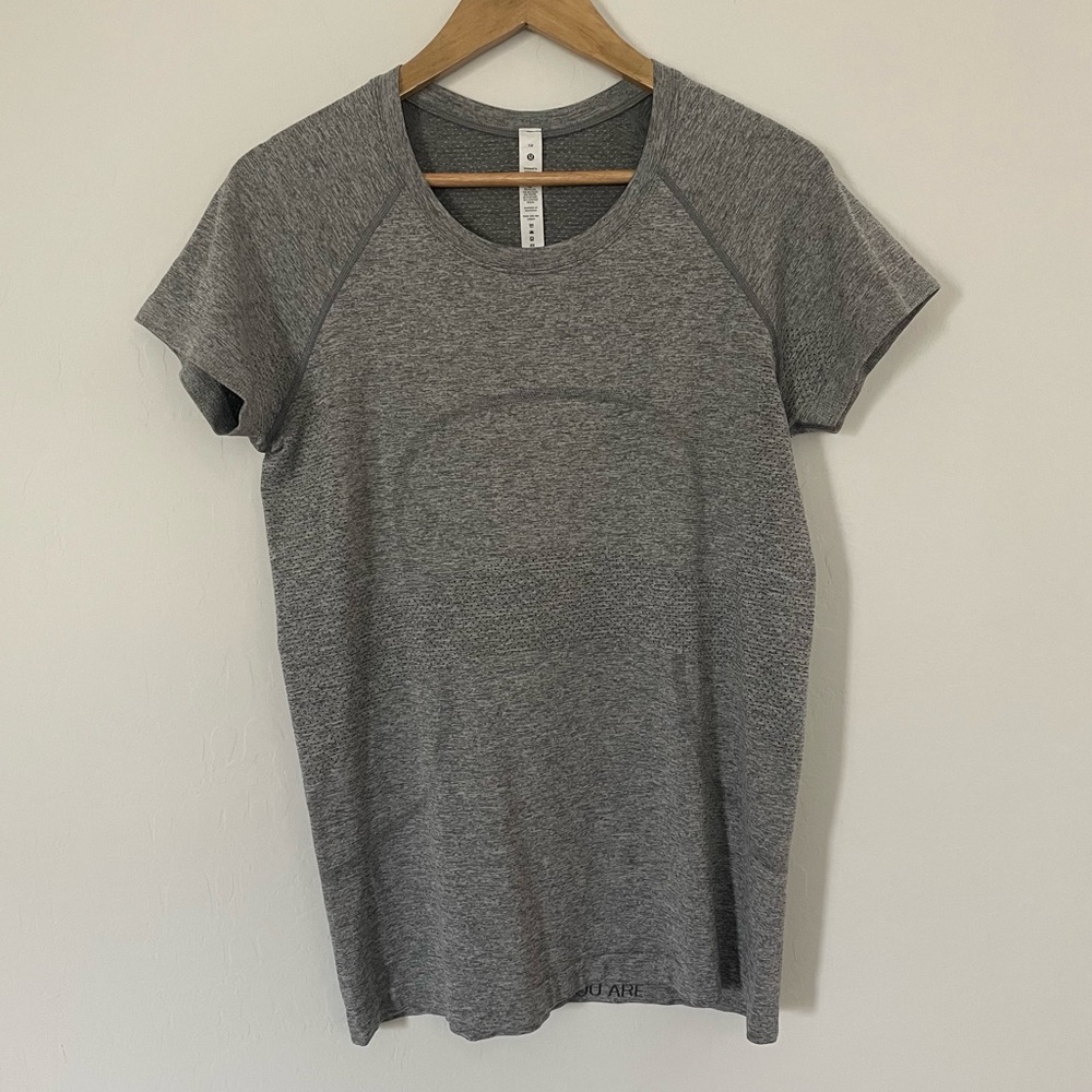 Lululemon Swiftly Tech Short Sleeve Shirt 2.0 Slate/White Size 10